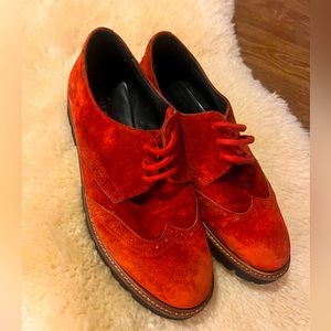 Red Suede lace-up Oxford Shoe Women’s size 9 MAYPOL brand
